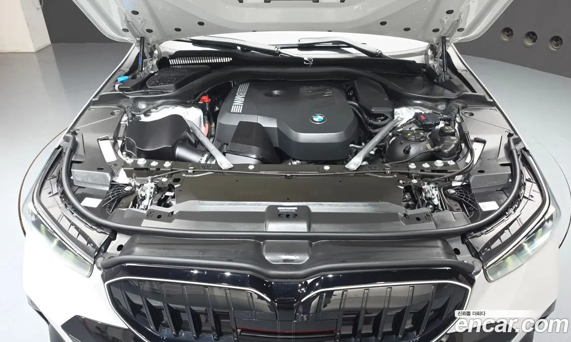 BMW 5 серия 2025 2.0 автомат (гидро), фото 6