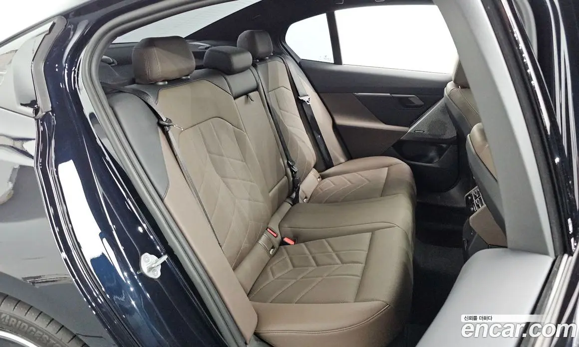BMW 5 серия 2026 2.0 автомат (гидро), фото 17 BMW 5 серия 2026 2.0 автомат (гидро), фото 17
