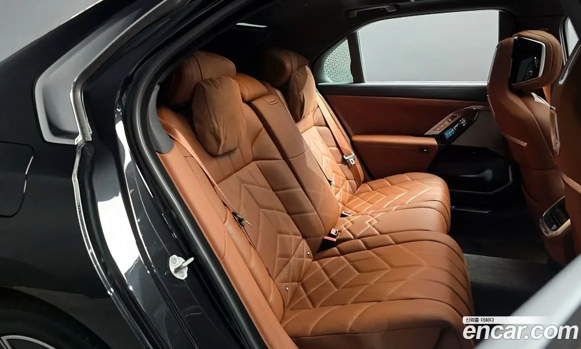 BMW 7 серия 2025 3.0 автомат (гидро), фото 17