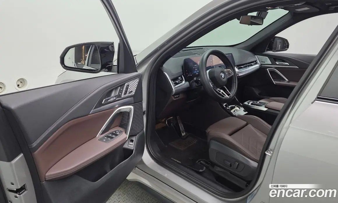 BMW X1 2024 2.0 автомат (гидро), фото 13