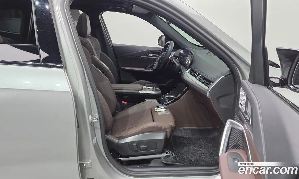 BMW X1 2024 2.0 автомат (гидро), фото 16