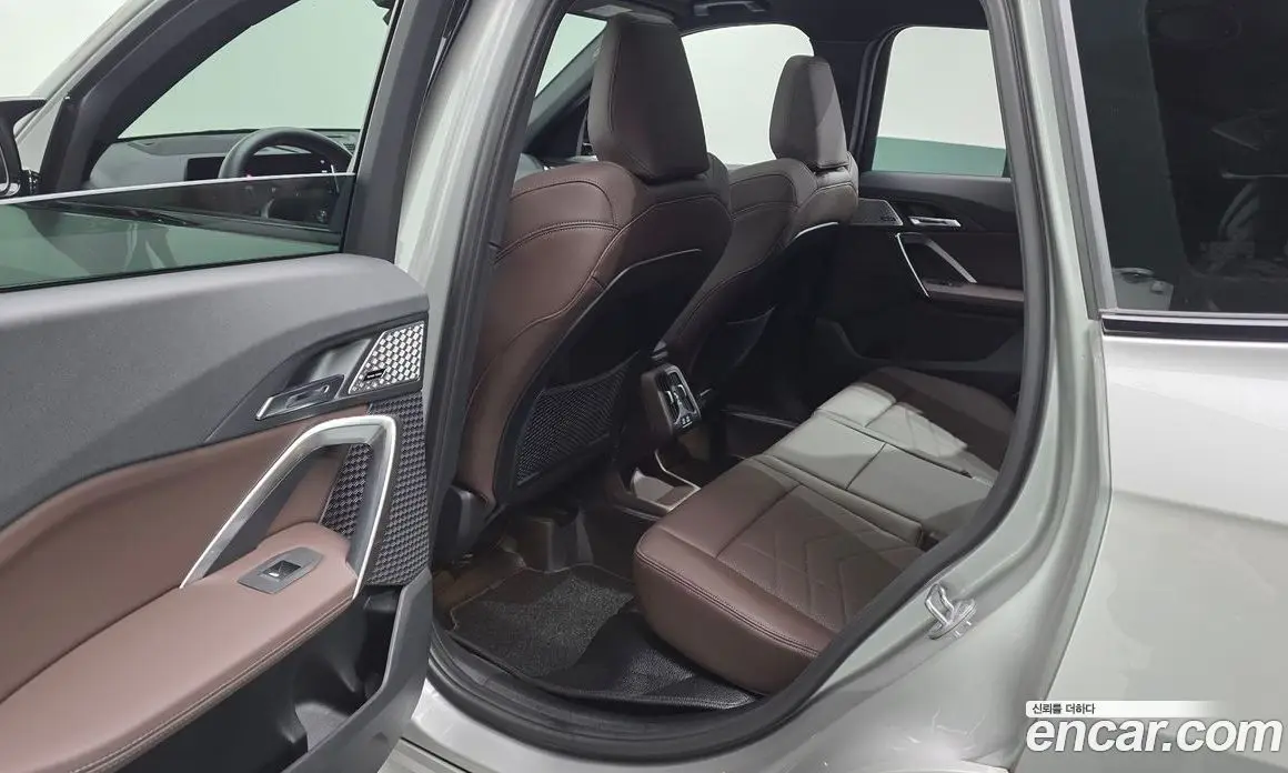 BMW X1 2024 2.0 автомат (гидро), фото 18