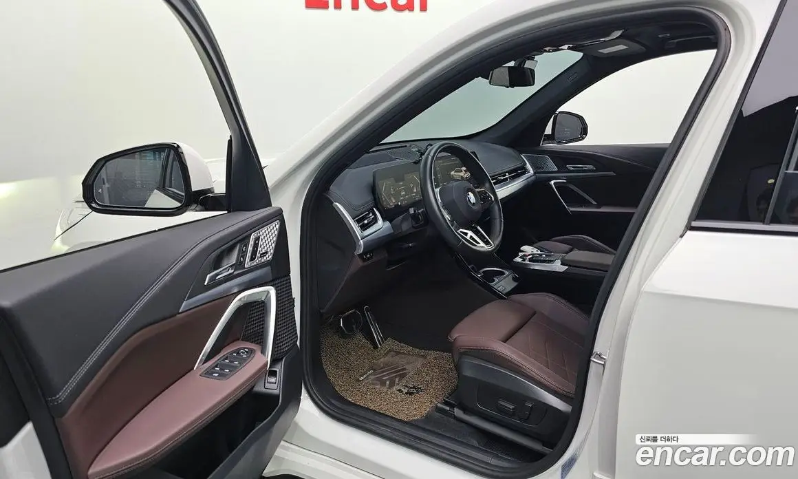 BMW X1 2024 2.0 автомат (гидро), фото 13