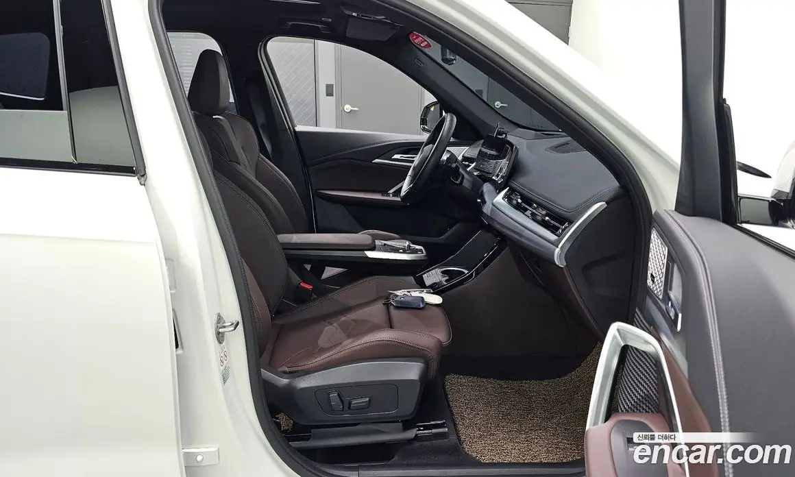 BMW X1 2024 2.0 автомат (гидро), фото 16