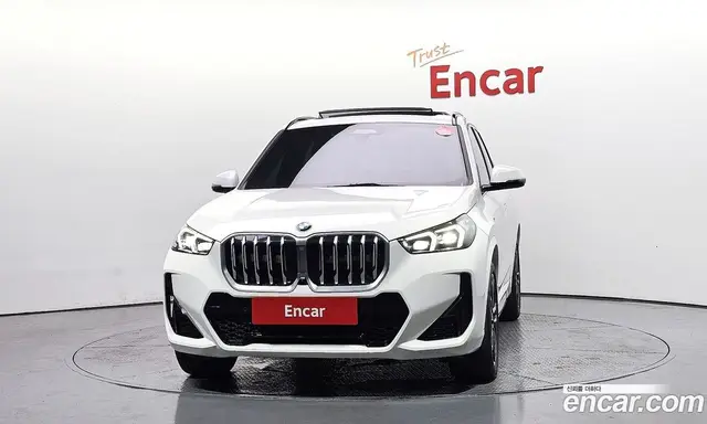 BMW X1 2024 2.0 автомат (гидро), миниатюра 3