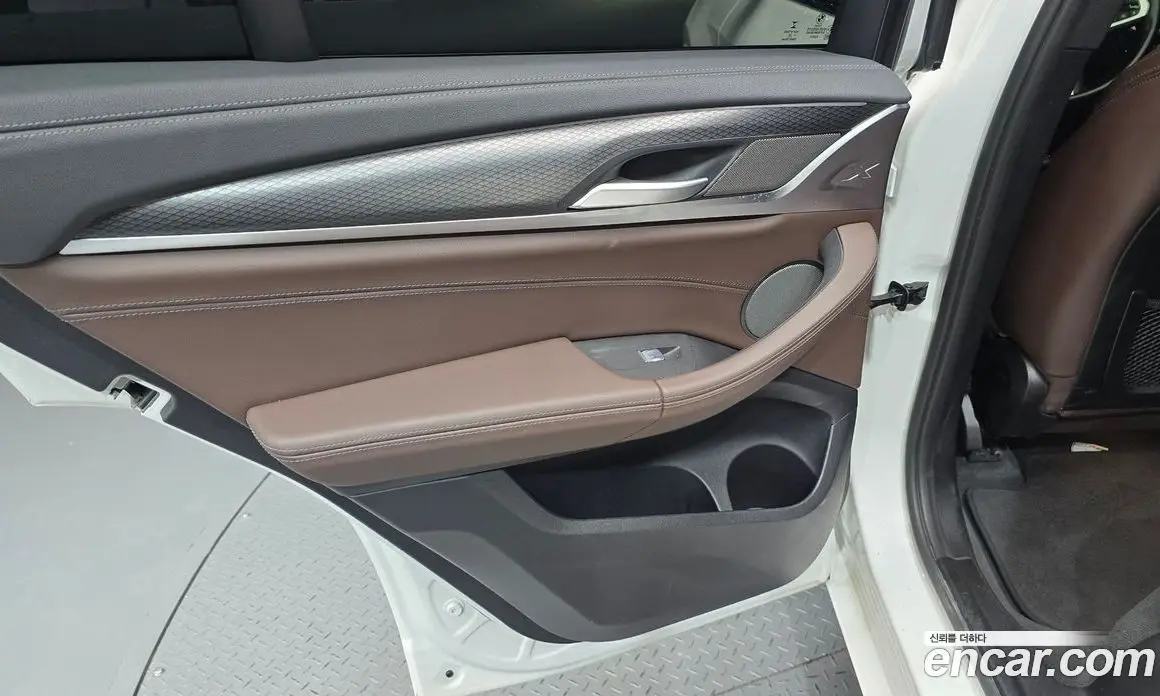 BMW X4 2023 2.0 автомат (гидро), фото 15