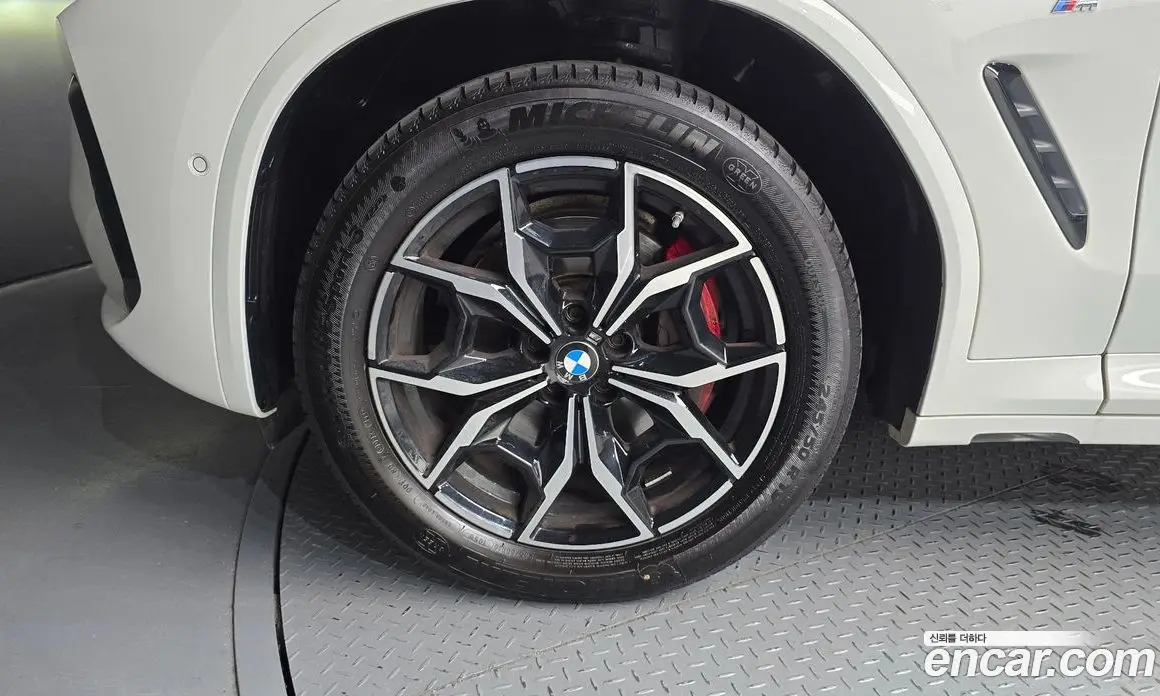 BMW X4 2023 2.0 автомат (гидро), фото 5