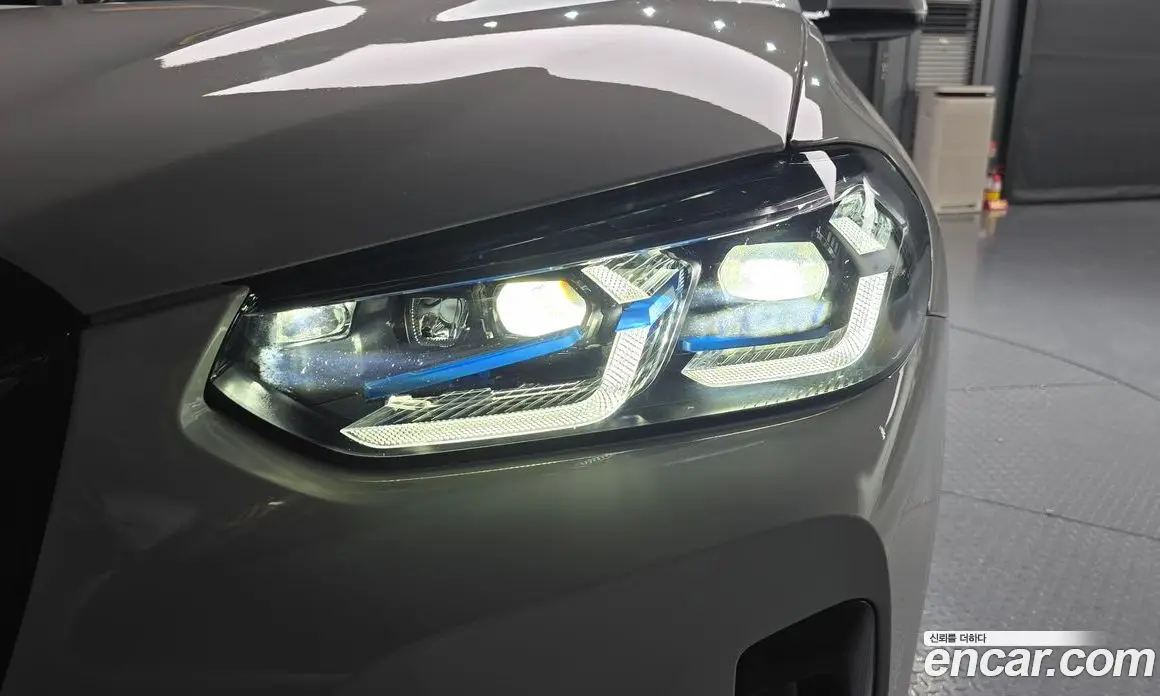 BMW X4 2023 2.0 автомат (гидро), фото 8