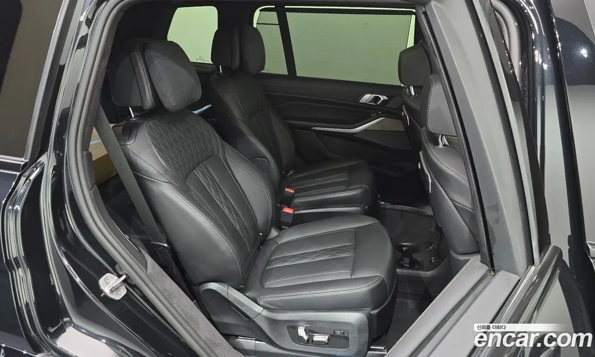 BMW X7 2024 3.0 автомат (гидро), фото 17