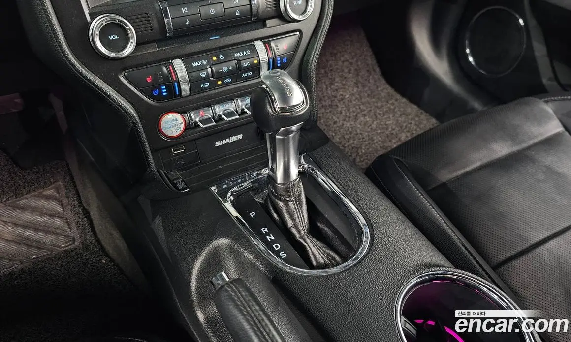 Ford Mustang 2017 2.3 автомат (гидро), фото 11