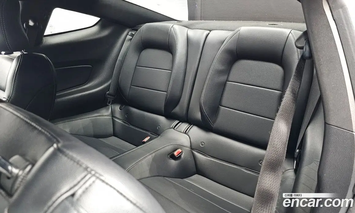 Ford Mustang 2017 2.3 автомат (гидро), фото 17