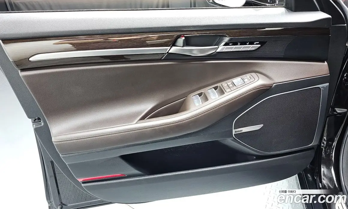 Genesis EQ900 2017 3.3 автомат (гидро), фото 14 Genesis EQ900 2017 3.3 автомат (гидро), фото 14