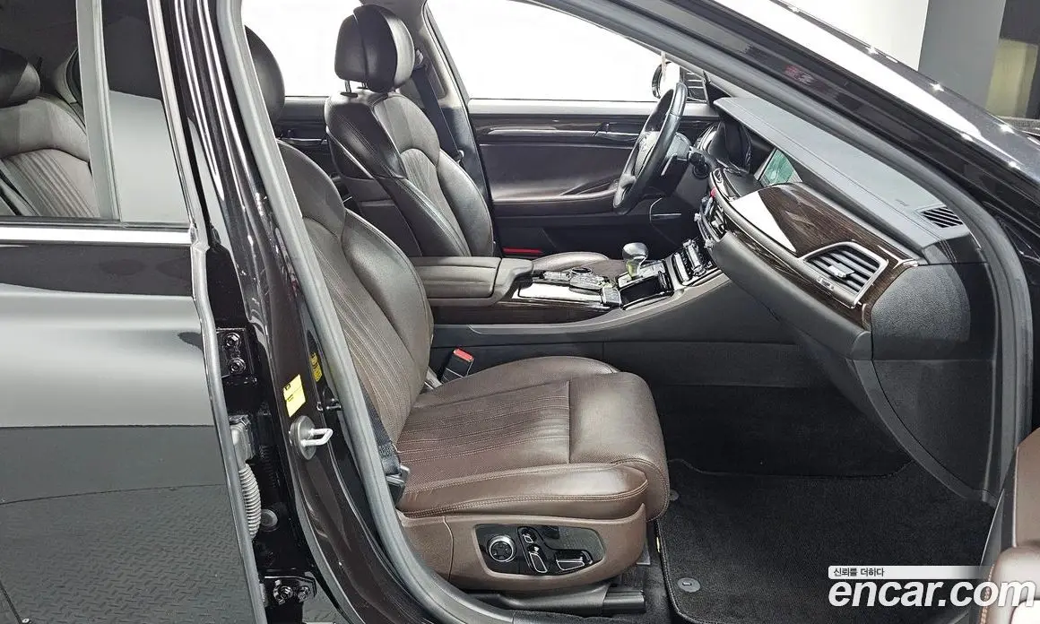 Genesis EQ900 2017 3.3 автомат (гидро), фото 16 Genesis EQ900 2017 3.3 автомат (гидро), фото 16