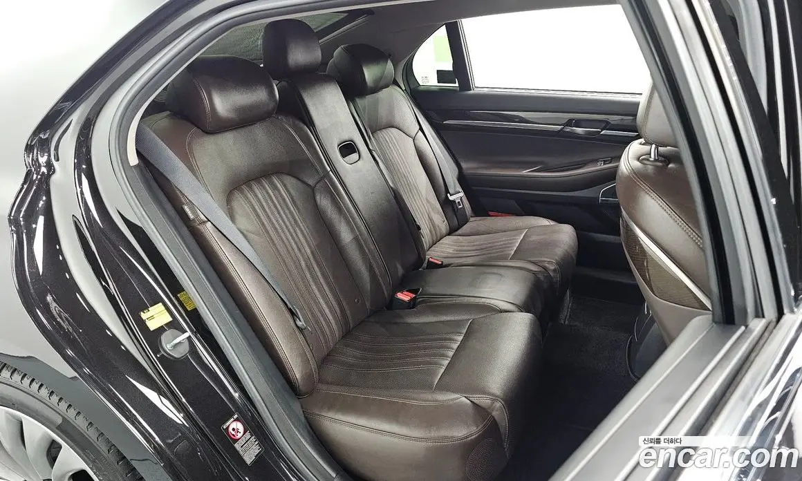 Genesis EQ900 2017 3.3 автомат (гидро), фото 17 Genesis EQ900 2017 3.3 автомат (гидро), фото 17