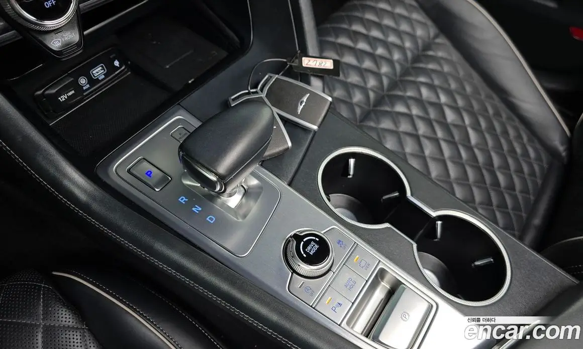 Genesis G70 2019 2.0 автомат (гидро), фото 12 Genesis G70 2019 2.0 автомат (гидро), фото 12