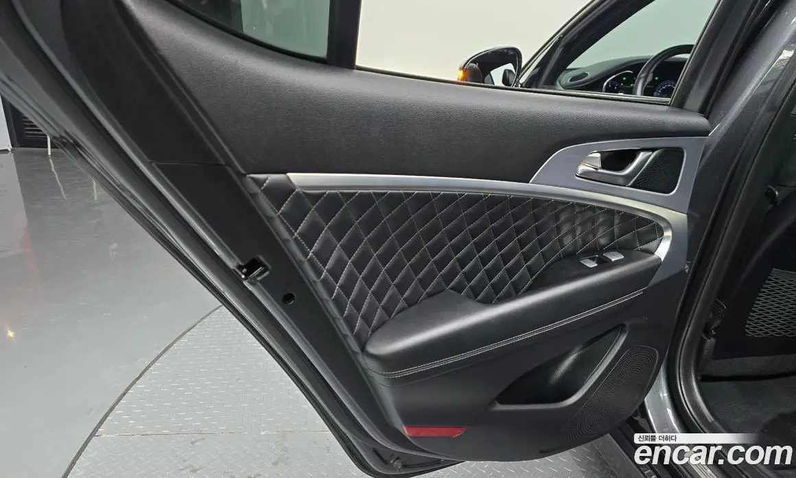 Genesis G70 2019 2.0 автомат (гидро), фото 15 Genesis G70 2019 2.0 автомат (гидро), фото 15