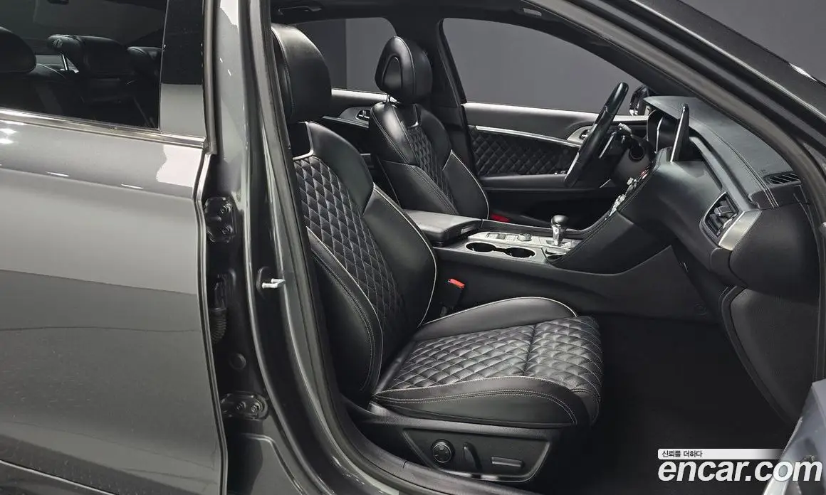 Genesis G70 2019 2.0 автомат (гидро), фото 16 Genesis G70 2019 2.0 автомат (гидро), фото 16