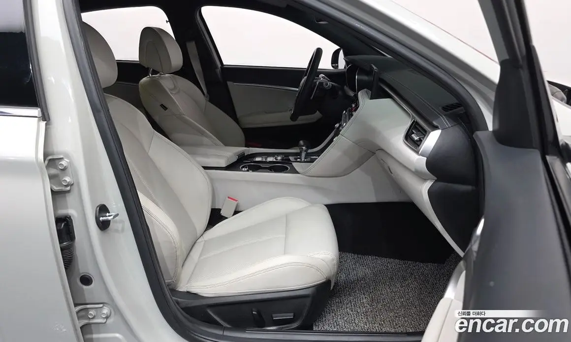 Genesis G70 2024 2.5 автомат (гидро), фото 16 Genesis G70 2024 2.5 автомат (гидро), фото 16