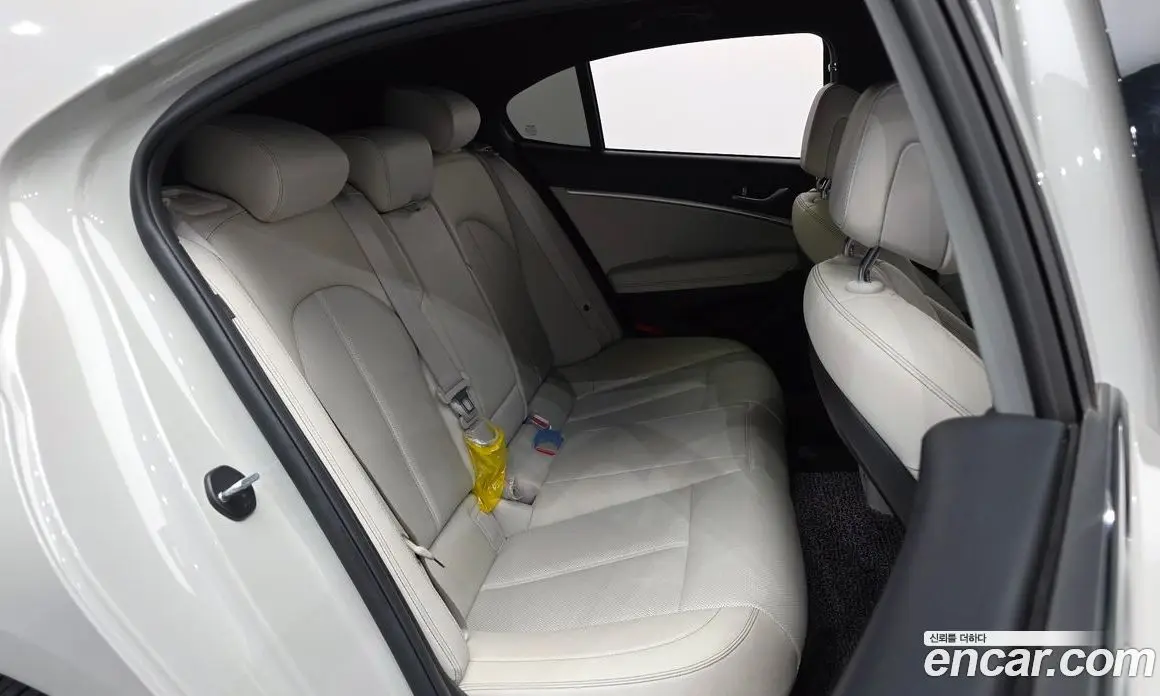 Genesis G70 2024 2.5 автомат (гидро), фото 17 Genesis G70 2024 2.5 автомат (гидро), фото 17