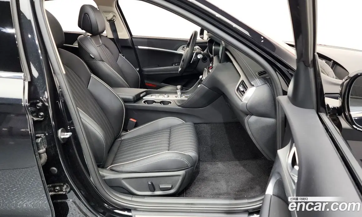 Genesis G70 2025 2.5 автомат (гидро), фото 16 Genesis G70 2025 2.5 автомат (гидро), фото 16