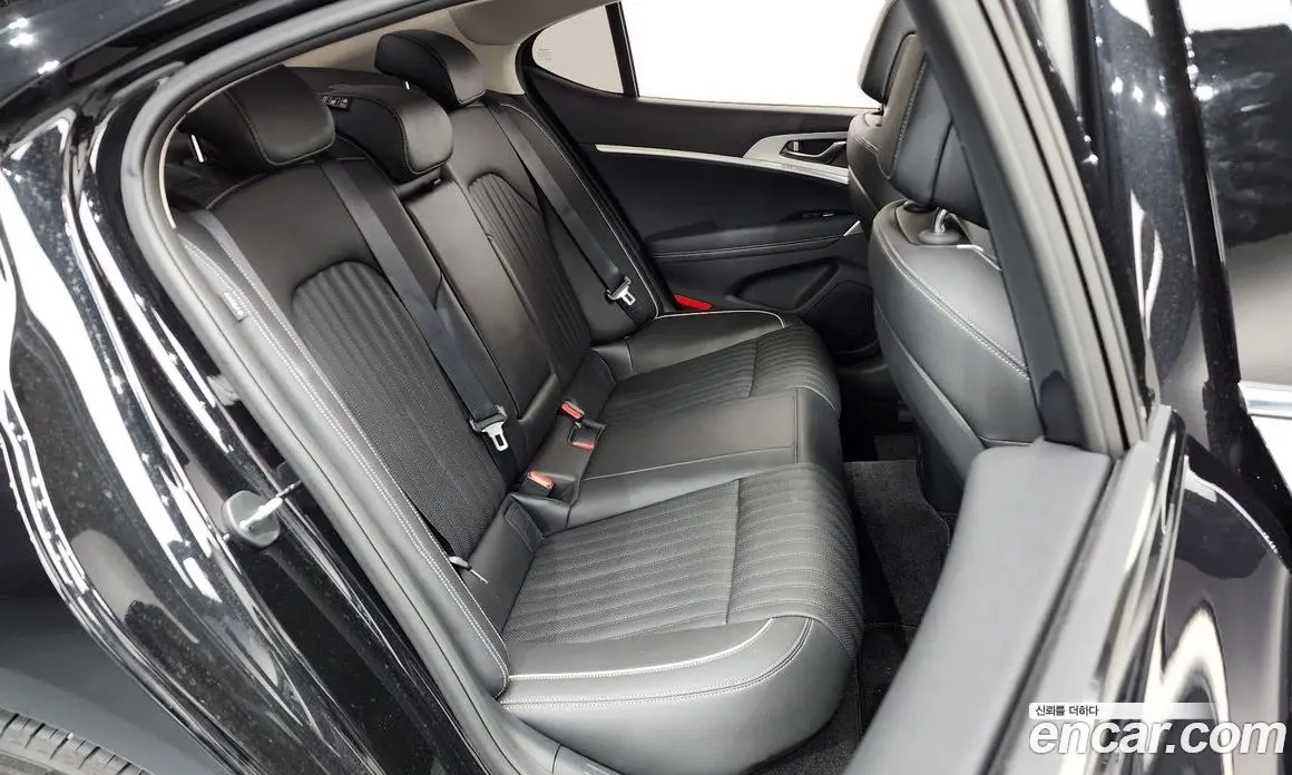Genesis G70 2025 2.5 автомат (гидро), фото 17 Genesis G70 2025 2.5 автомат (гидро), фото 17