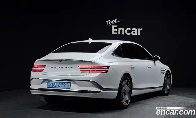 Genesis G80, 2025, 1 895 км