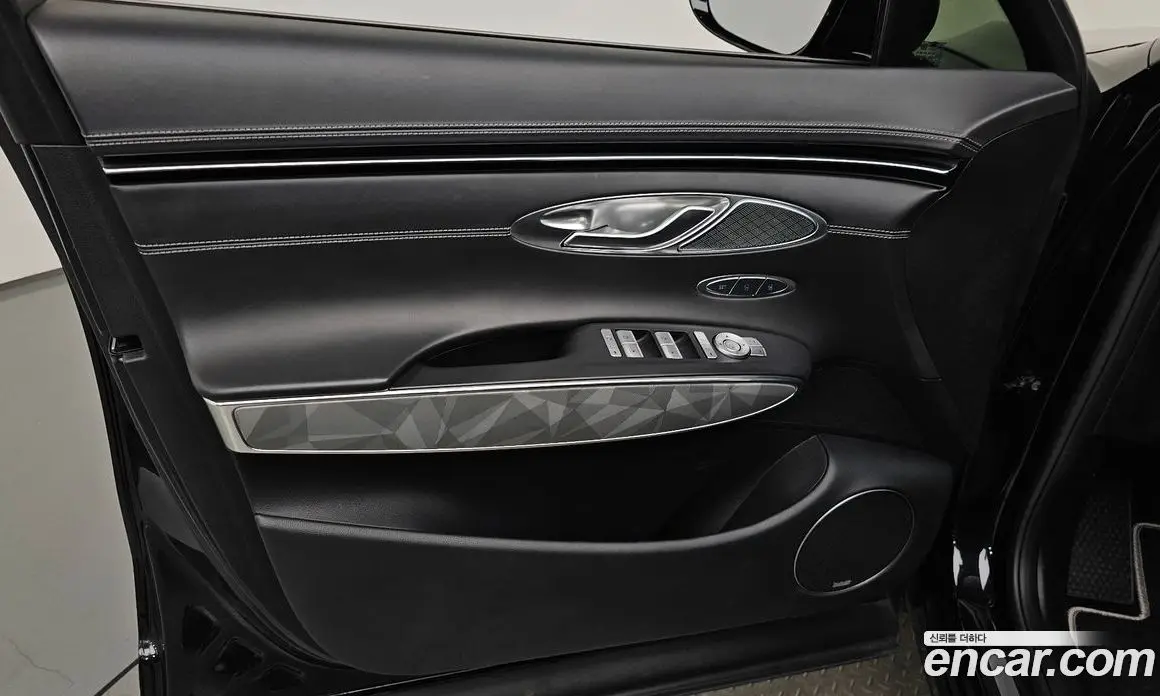 Genesis GV70 2022 2.2 автомат (гидро), фото 13 Genesis GV70 2022 2.2 автомат (гидро), фото 13