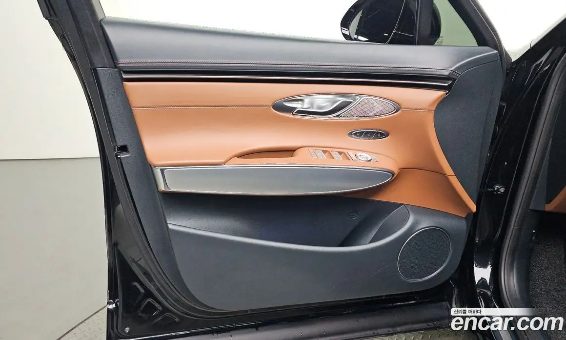 Genesis GV70 2022 2.5 автомат (гидро), фото 14 Genesis GV70 2022 2.5 автомат (гидро), фото 14