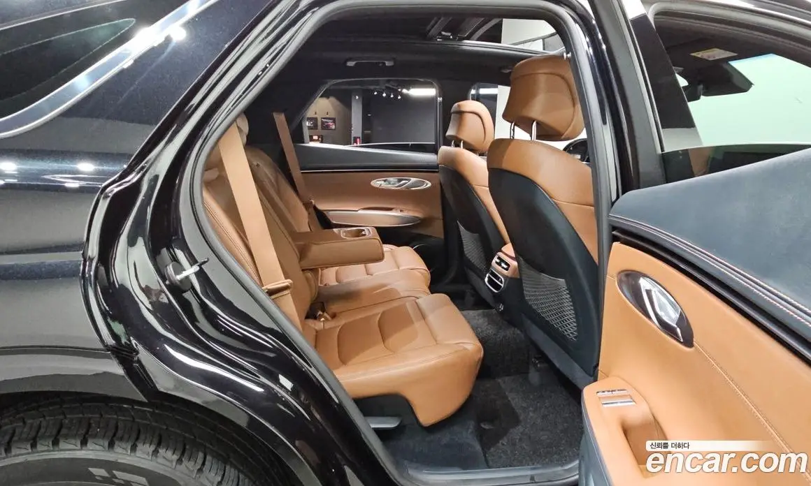 Genesis GV70 2022 2.5 автомат (гидро), фото 16 Genesis GV70 2022 2.5 автомат (гидро), фото 16