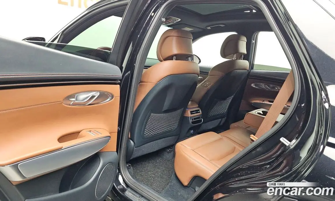 Genesis GV70 2022 2.5 автомат (гидро), фото 17 Genesis GV70 2022 2.5 автомат (гидро), фото 17