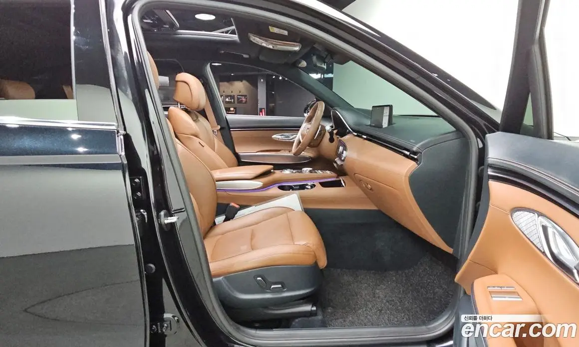 Genesis GV70 2022 2.5 автомат (гидро), фото 18 Genesis GV70 2022 2.5 автомат (гидро), фото 18