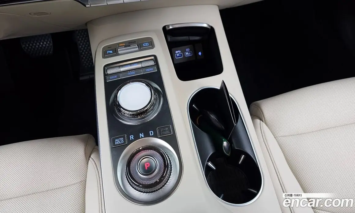 Genesis GV70 2023 2.5 автомат (гидро), фото 11 Genesis GV70 2023 2.5 автомат (гидро), фото 11