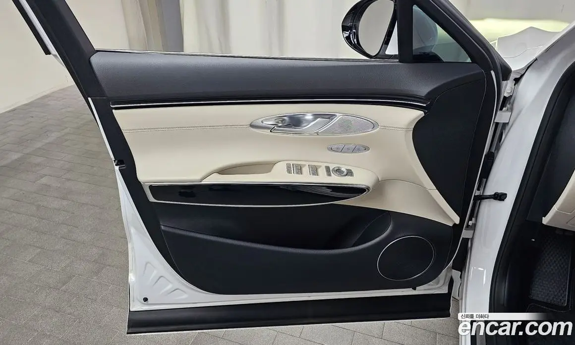 Genesis GV70 2023 2.5 автомат (гидро), фото 13 Genesis GV70 2023 2.5 автомат (гидро), фото 13