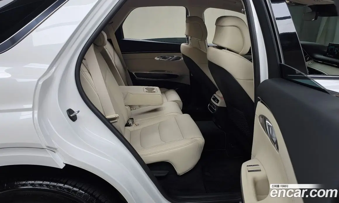 Genesis GV70 2023 2.5 автомат (гидро), фото 16 Genesis GV70 2023 2.5 автомат (гидро), фото 16