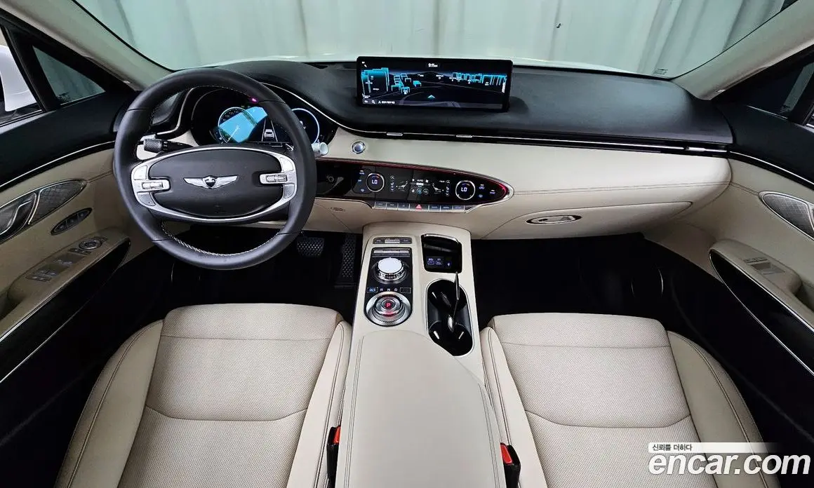 Genesis GV70 2023 2.5 автомат (гидро), фото 9 Genesis GV70 2023 2.5 автомат (гидро), фото 9