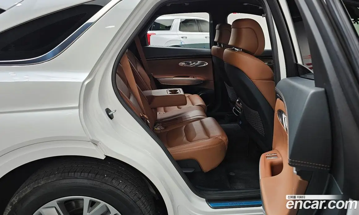Genesis GV70 2023 2.5 автомат (гидро), фото 12 Genesis GV70 2023 2.5 автомат (гидро), фото 12