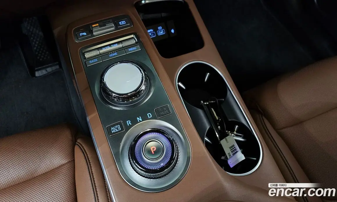 Genesis GV70 2023 2.5 автомат (гидро), фото 9 Genesis GV70 2023 2.5 автомат (гидро), фото 9