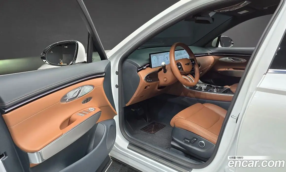 Genesis GV70 2025 2.5 автомат (гидро), фото 12 Genesis GV70 2025 2.5 автомат (гидро), фото 12