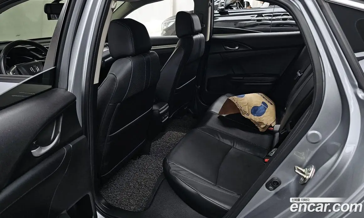 Honda Civic 2017 2.0 автомат (гидро), фото 16 Honda Civic 2017 2.0 автомат (гидро), фото 16