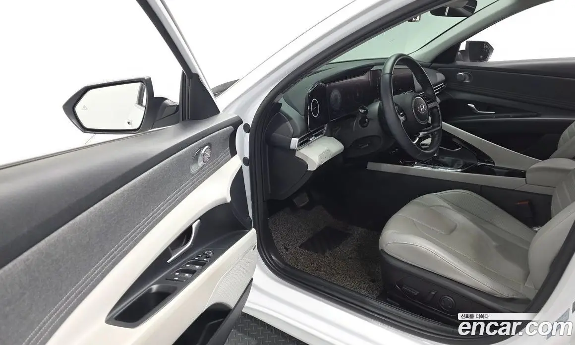 Hyundai Avante 2021 1.6 автомат (гидро), фото 13