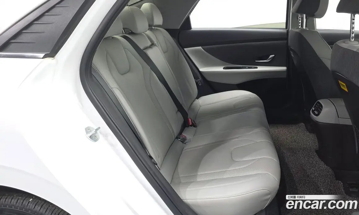 Hyundai Avante 2021 1.6 автомат (гидро), фото 17