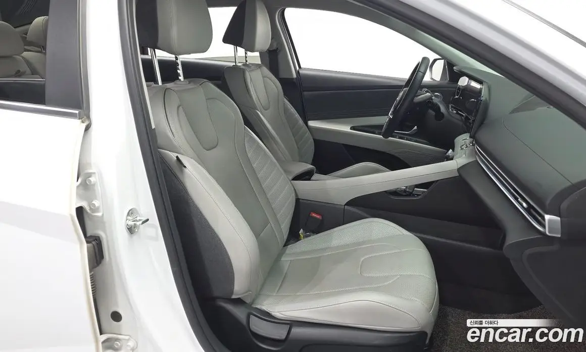 Hyundai Avante 2021 1.6 автомат (гидро), фото 18