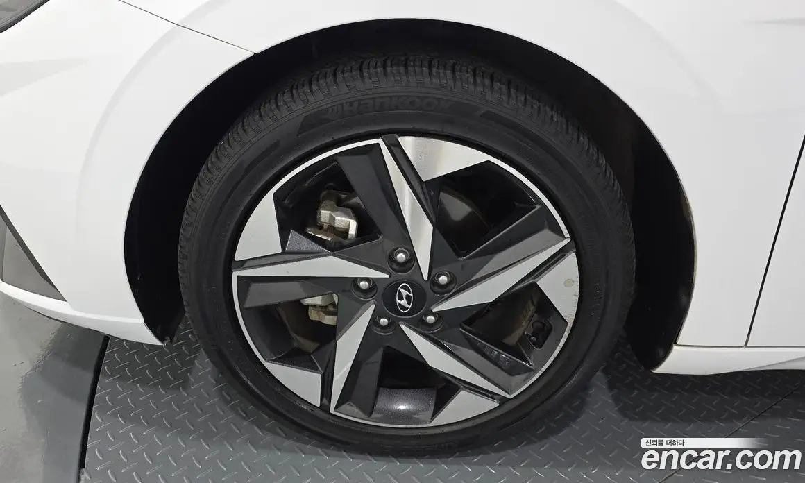 Hyundai Avante 2021 1.6 автомат (гидро), фото 5