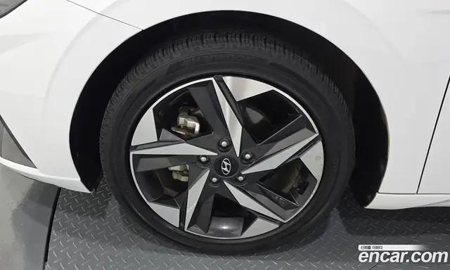 Hyundai Avante 2021 1.6 автомат (гидро), миниатюра 5