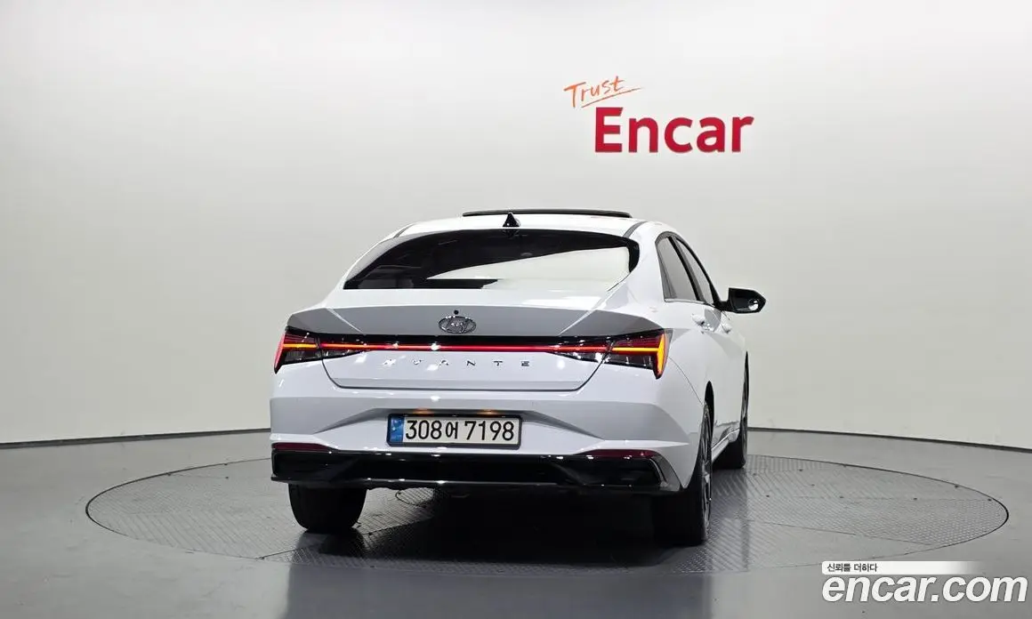 Hyundai Avante 2022 1.6 автомат (гидро), фото 4