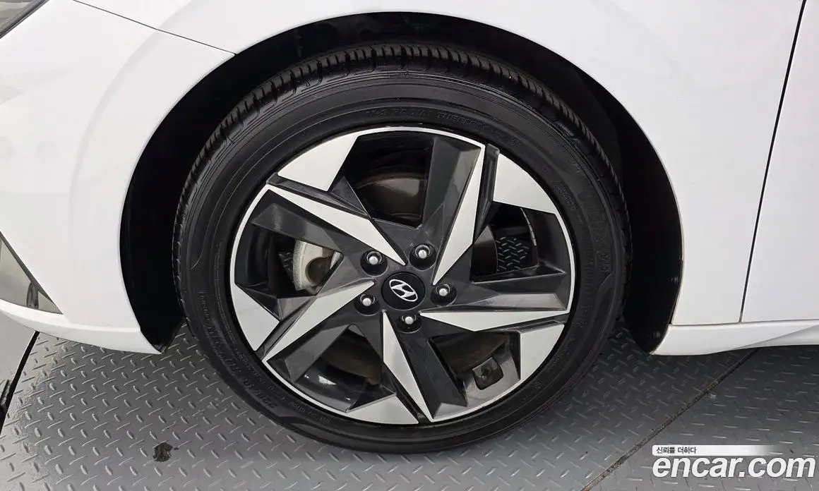 Hyundai Avante 2022 1.6 автомат (гидро), фото 5