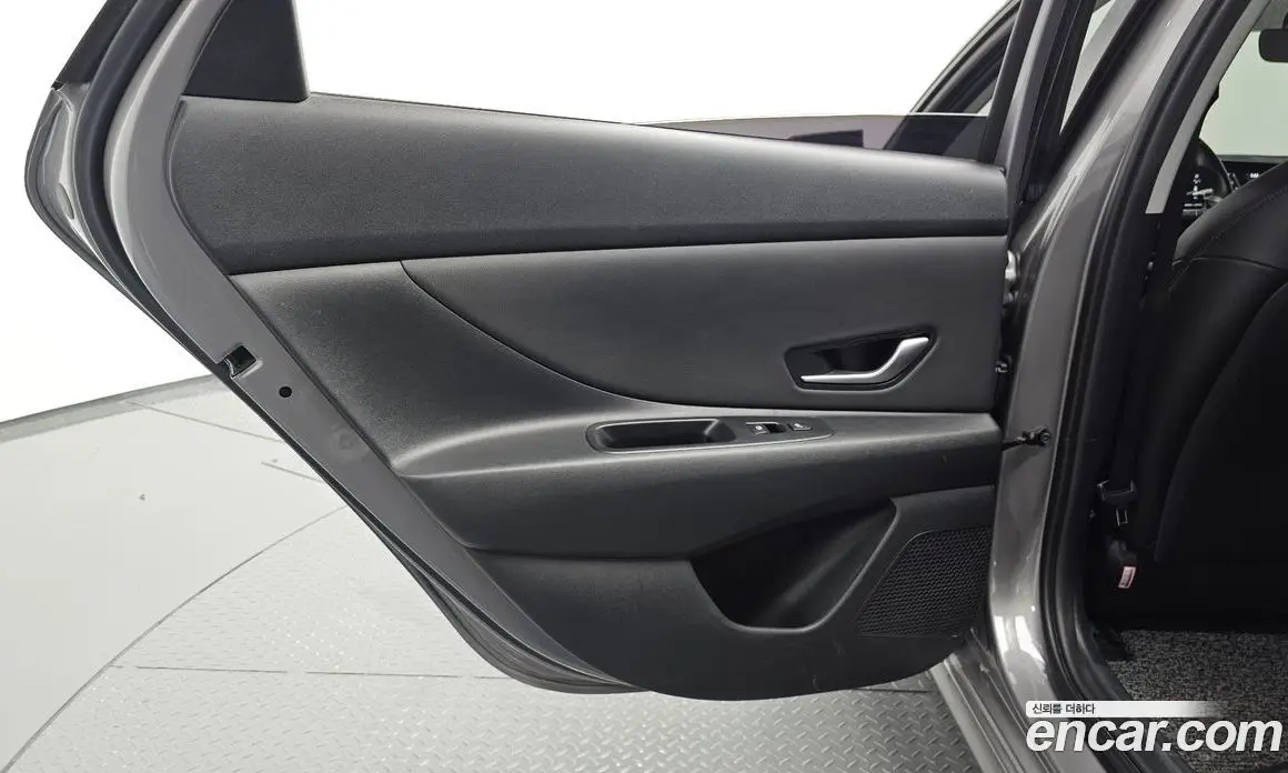 Hyundai Avante 2023 1.6 автомат (гидро), фото 15