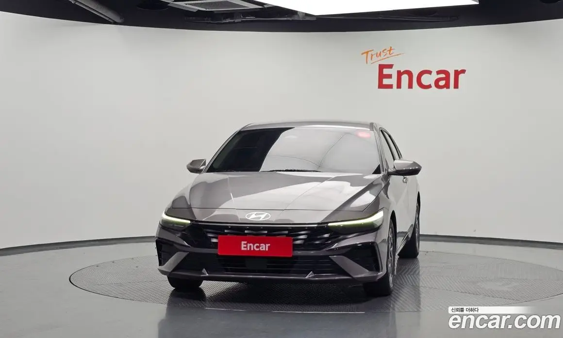 Hyundai Avante 2023 1.6 автомат (гидро), фото 3