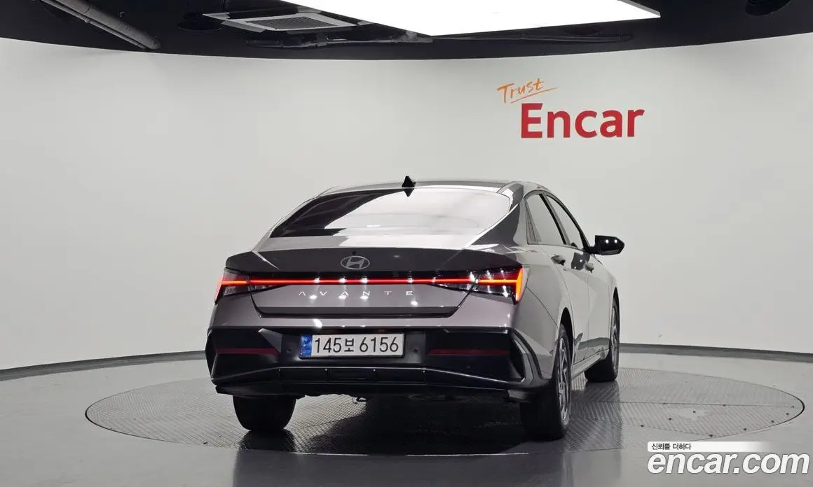 Hyundai Avante 2023 1.6 автомат (гидро), фото 4