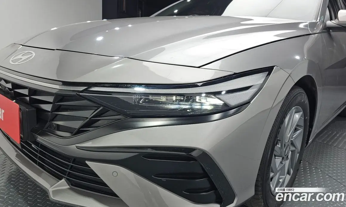 Hyundai Avante 2023 1.6 автомат (гидро), фото 8